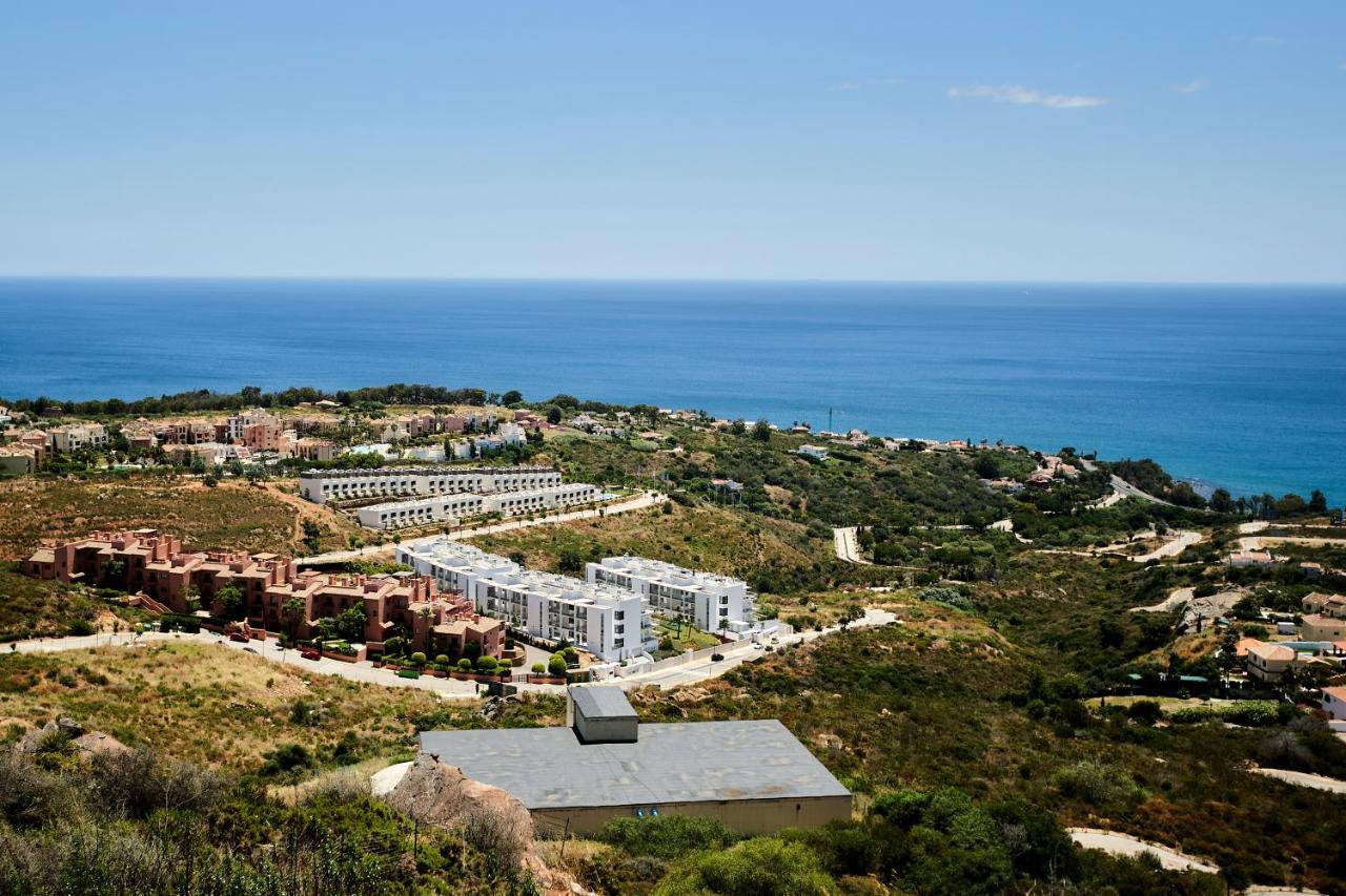 Penthouse With Stunning View And Rooftop Terrace Manilva Exterior foto